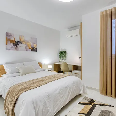 Waterfront 3br Home, With Private Balcony In Xemxija By 360 Estates アパート セント・ポールズ・ベイ