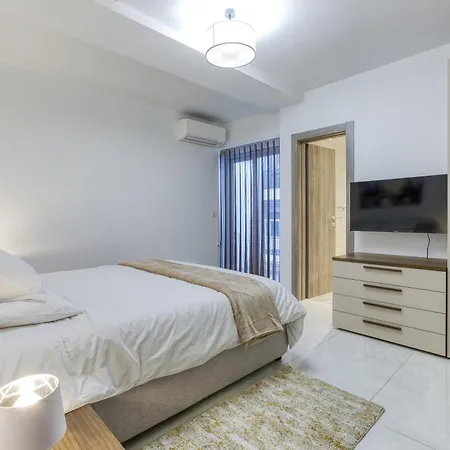 Waterfront 3br Home, With Private Balcony In Xemxija By 360 Estates شقة