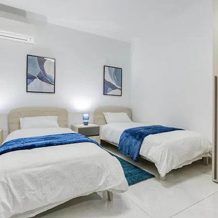 شقة Waterfront 3br Home, With Private Balcony In Xemxija By 360 Estates خليج سانت بول